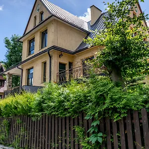 https://pensjonat-szarotka.zakopanehotels.org